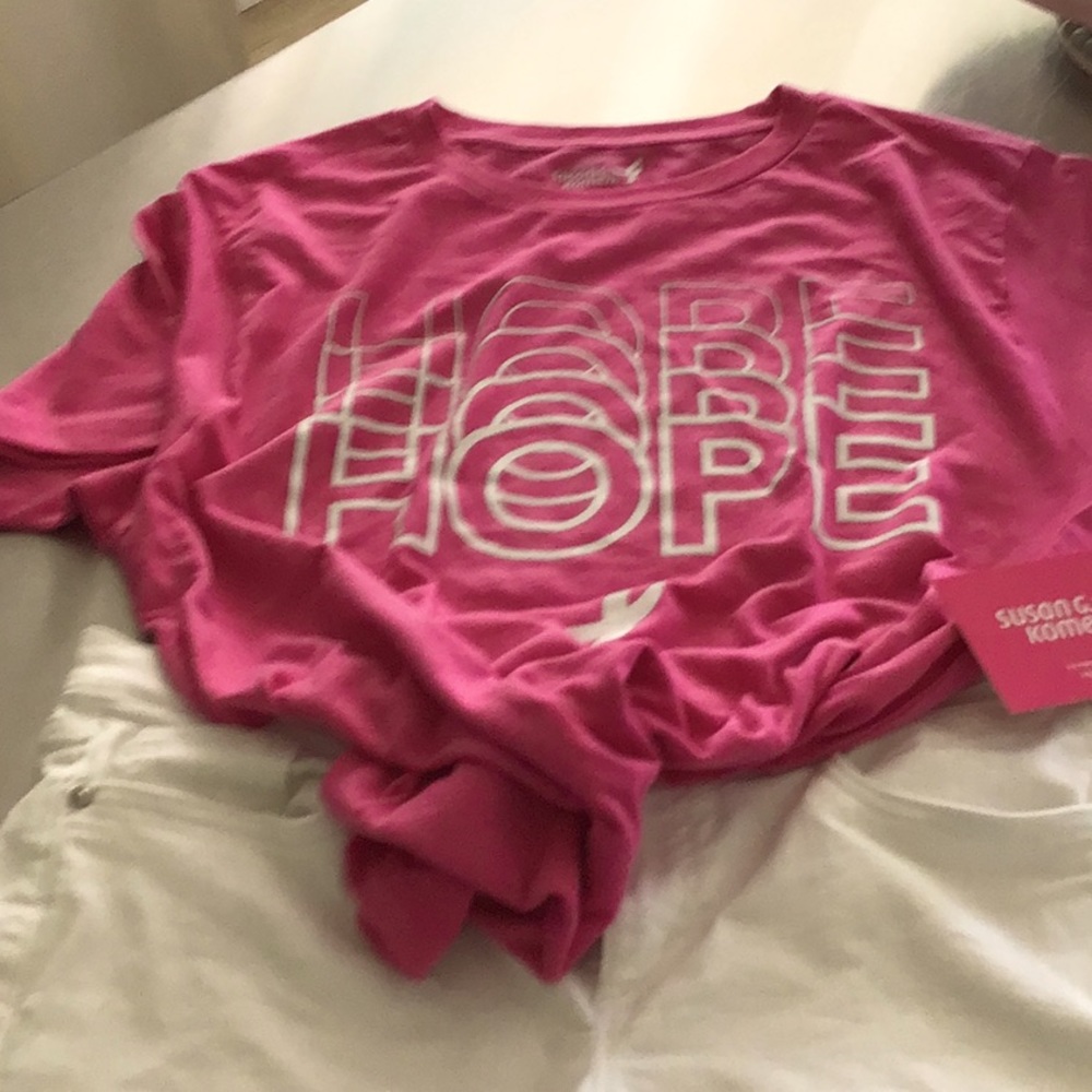 Susan G Koman HOPE pink new, T shirt size M.